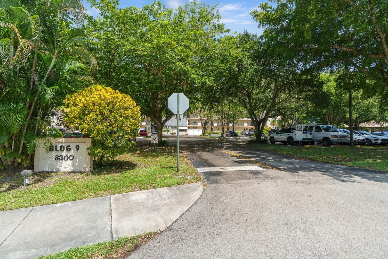 3300 W Rolling Hills Circle 704 — photo 4