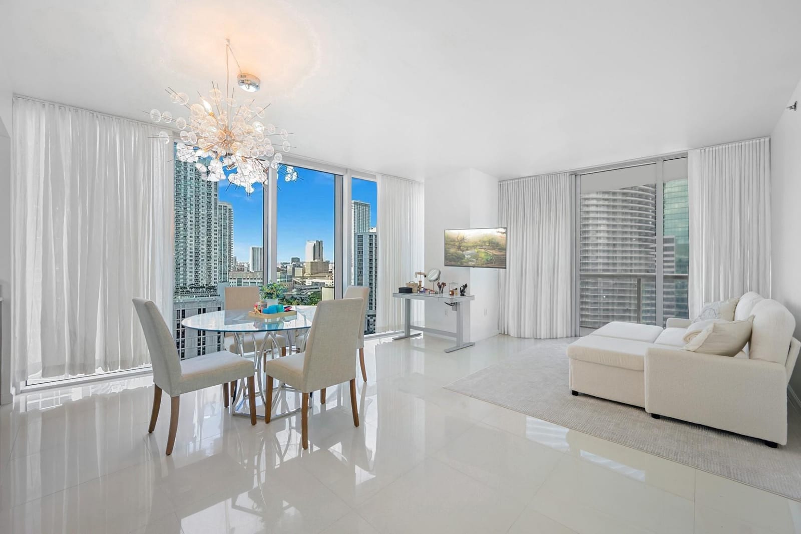 475 Brickell Avenue 1815 — photo 6