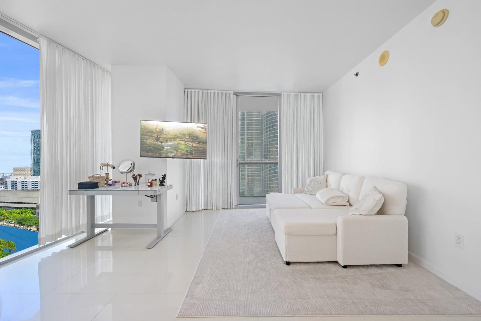 475 Brickell Avenue 1815 — photo 7