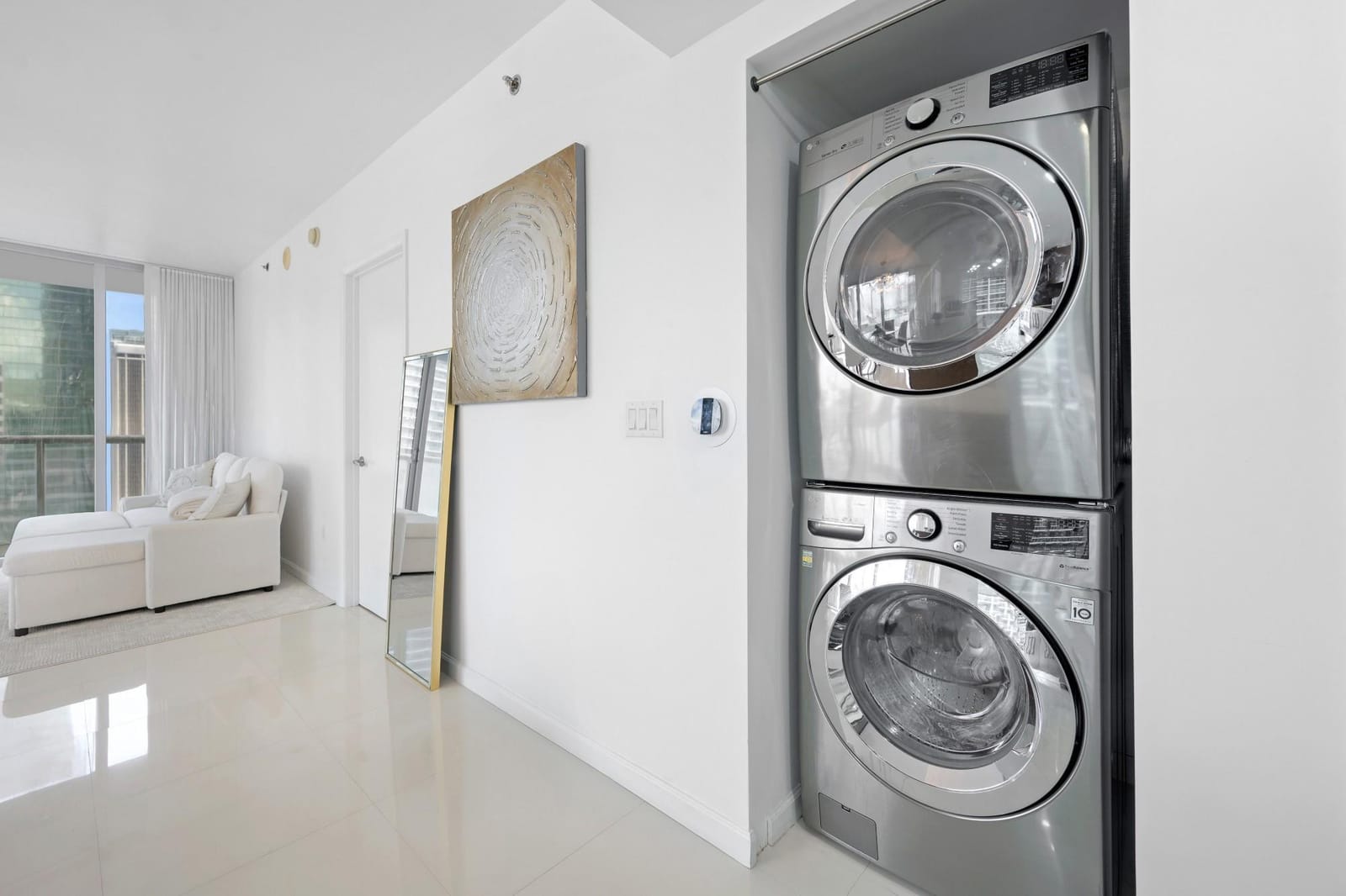475 Brickell Avenue 1815 — photo 9