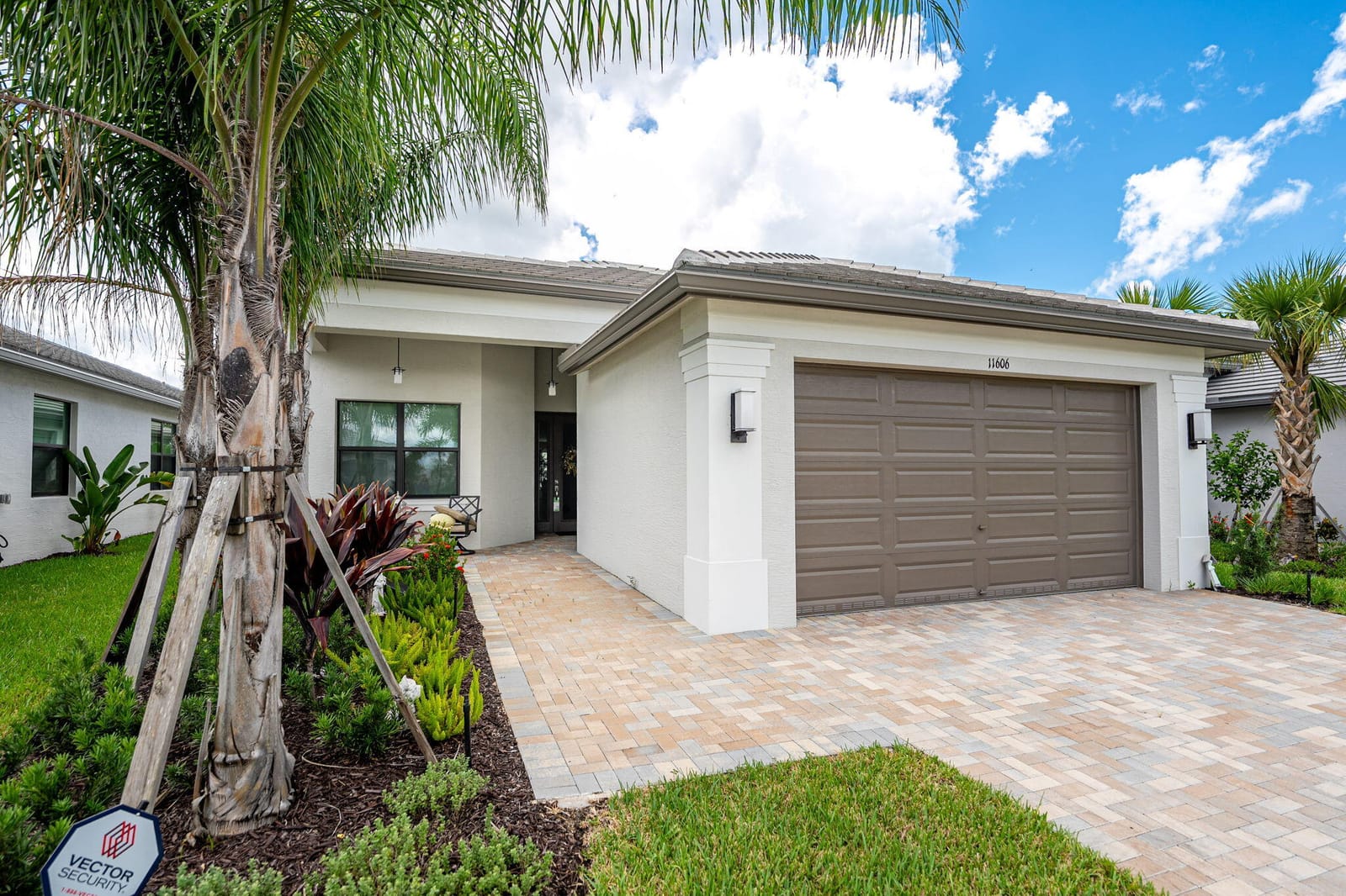 11606 SW Oceanfront Court, Port St. Lucie, FL 34987 photo 2