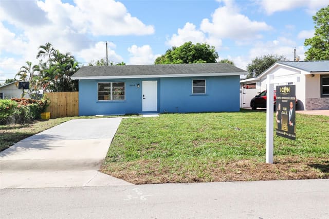 5654 Papaya Road, sold in Royal Palm Estates, West Palm Beach, FL