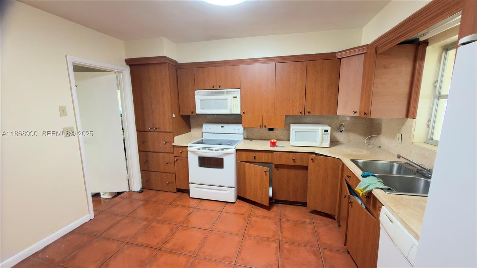 549 SE 2nd Street, Belle Glade, FL 33430 photo 8