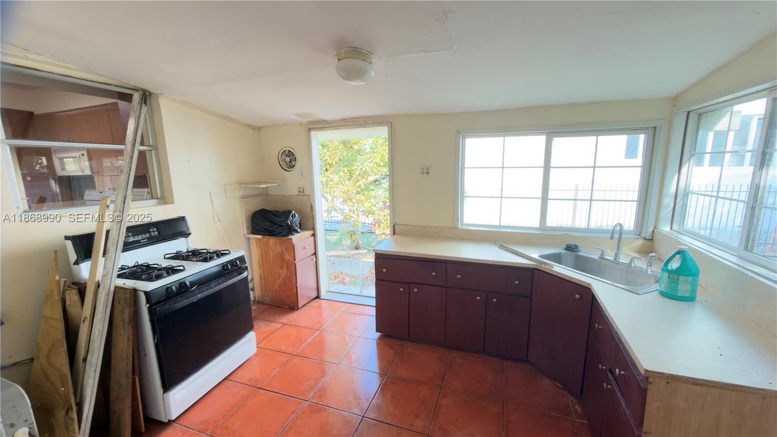 549 SE 2nd Street, Belle Glade, FL 33430 photo 9