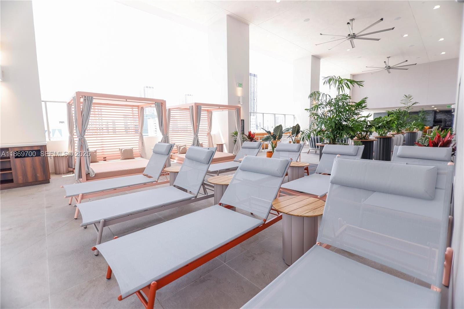 227 NE 2nd Street 1707, Miami, FL 33132 photo 11