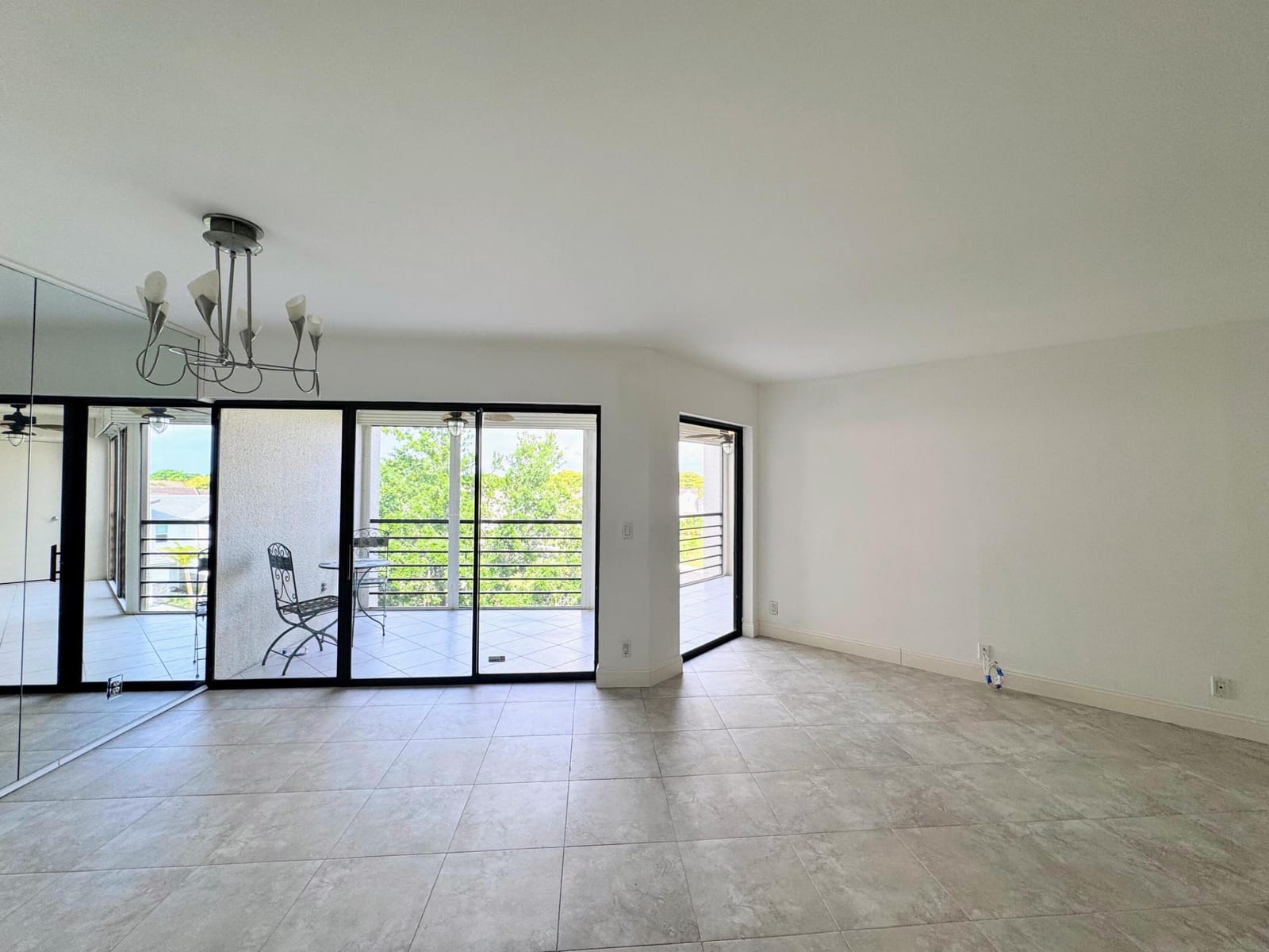 5701 Camino Del Sol 403, Boca Raton, FL 33433 photo 3