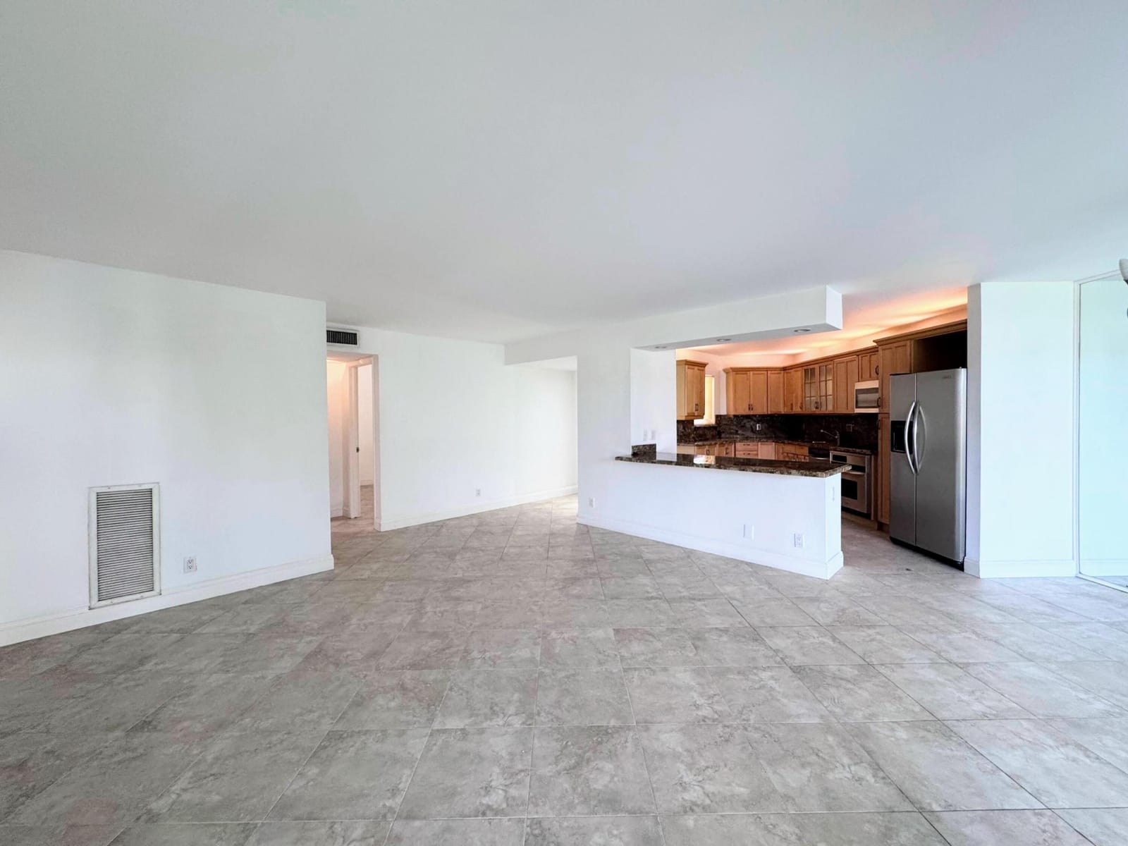 5701 Camino Del Sol 403, Boca Raton, FL 33433 photo 4
