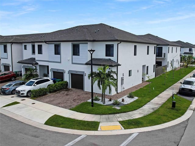 13663 SW 158th Avenue, sold in Century Gardens South, Miami, FL