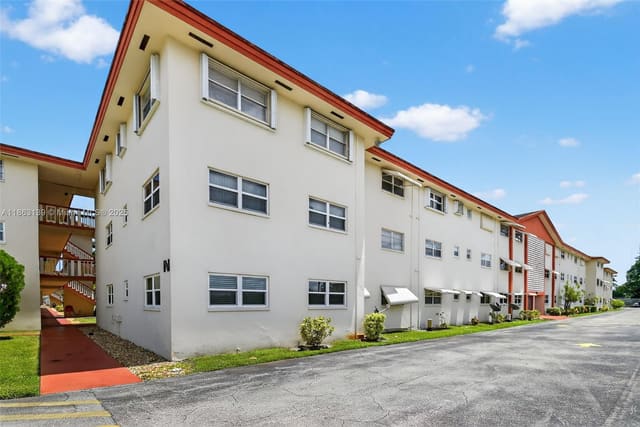 5300 Washington Street N315, Hollywood, FL 33021