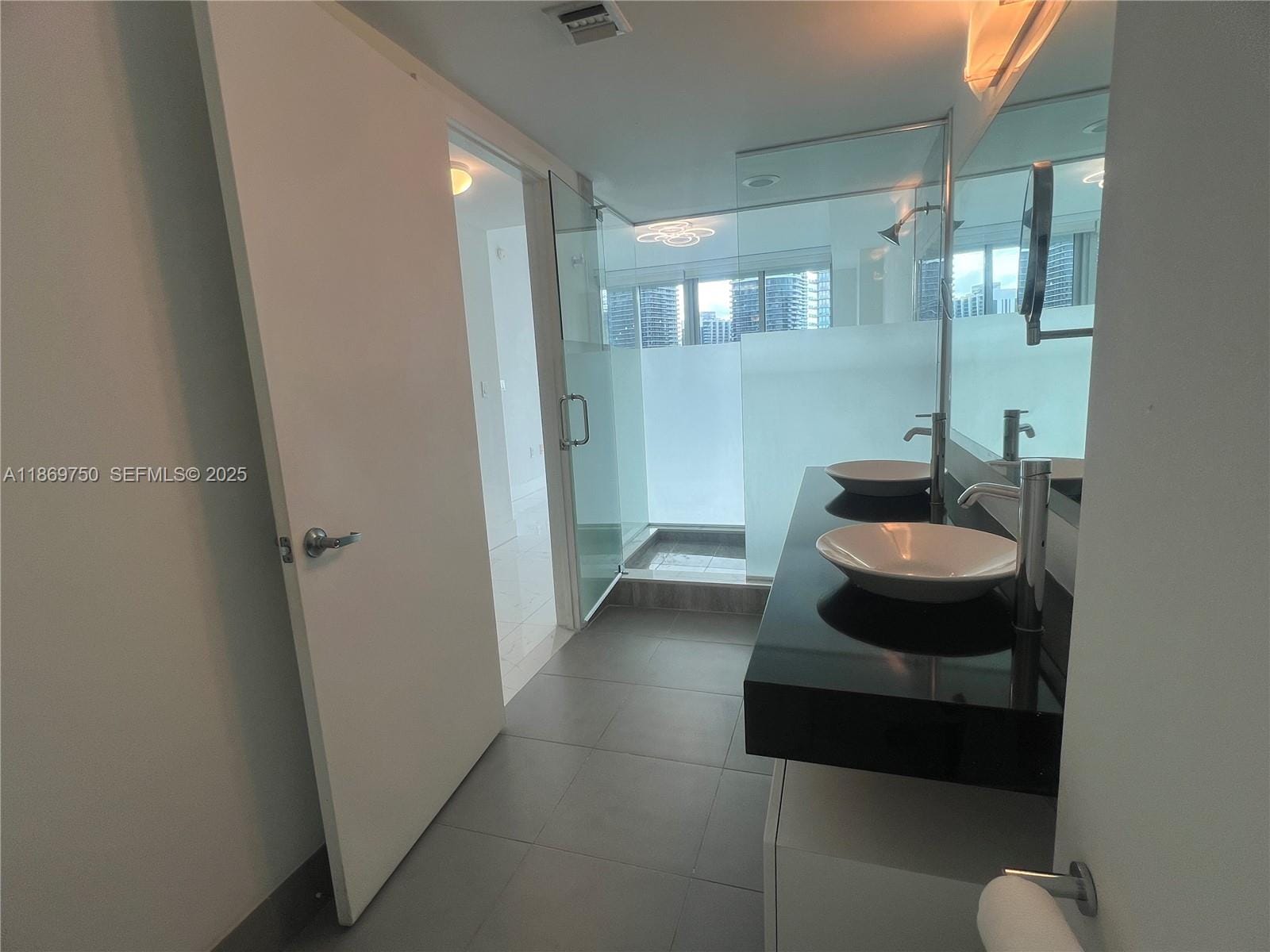 92 SW 3rd Street 3803, Miami, FL 33130 photo 15