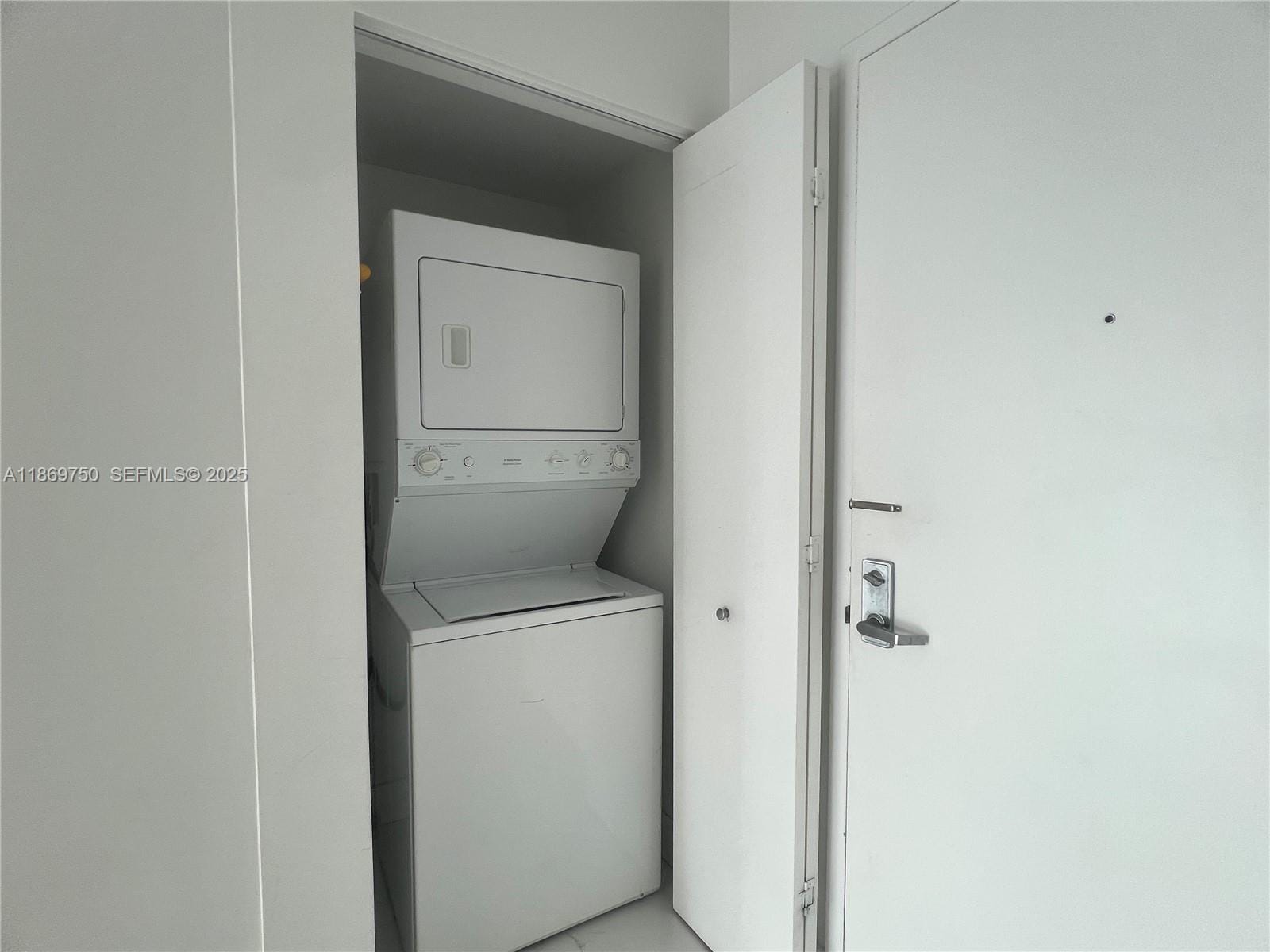 92 SW 3rd Street 3803, Miami, FL 33130 photo 28