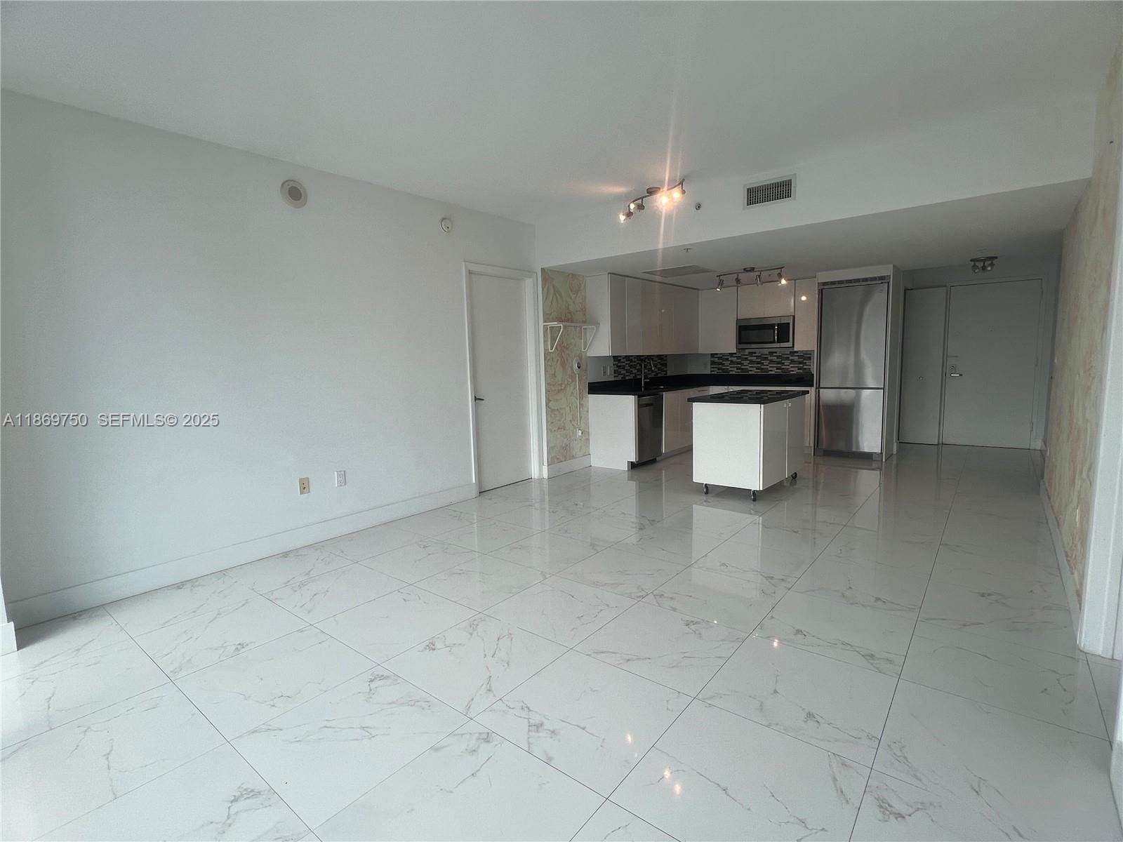 92 SW 3rd Street 3803 — photo 6