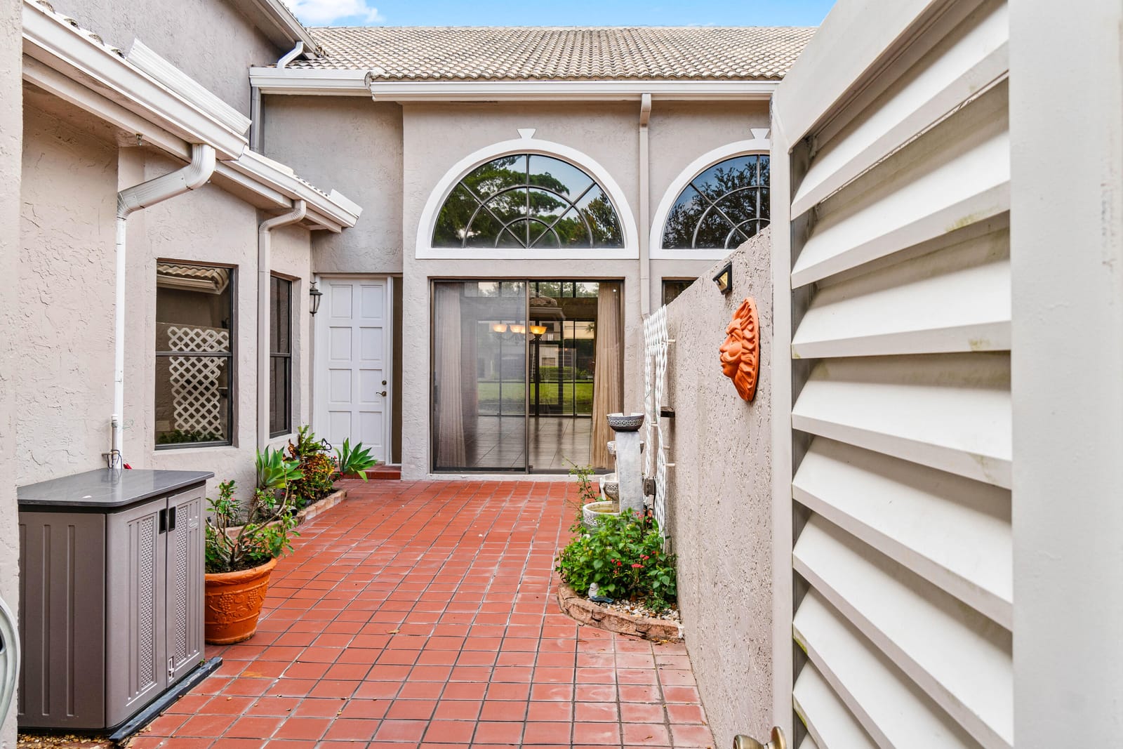 5465 Monterey Circle E, Delray Beach, FL 33484 photo 2