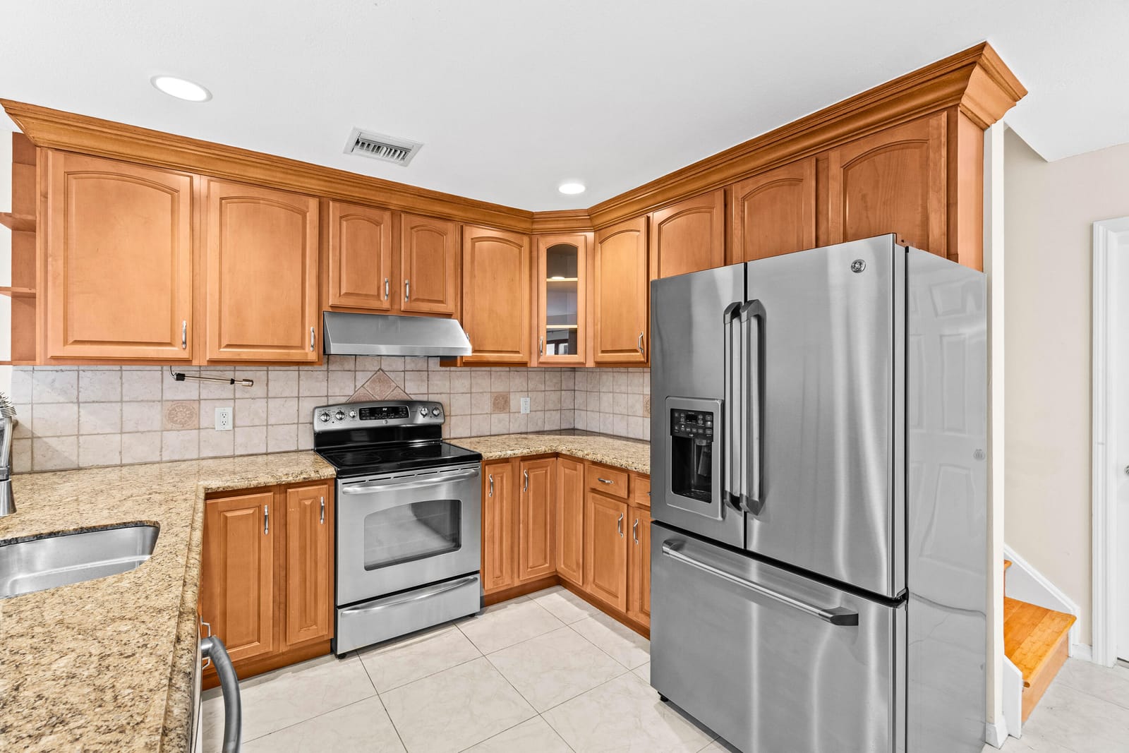 5465 Monterey Circle E, Delray Beach, FL 33484 photo 3