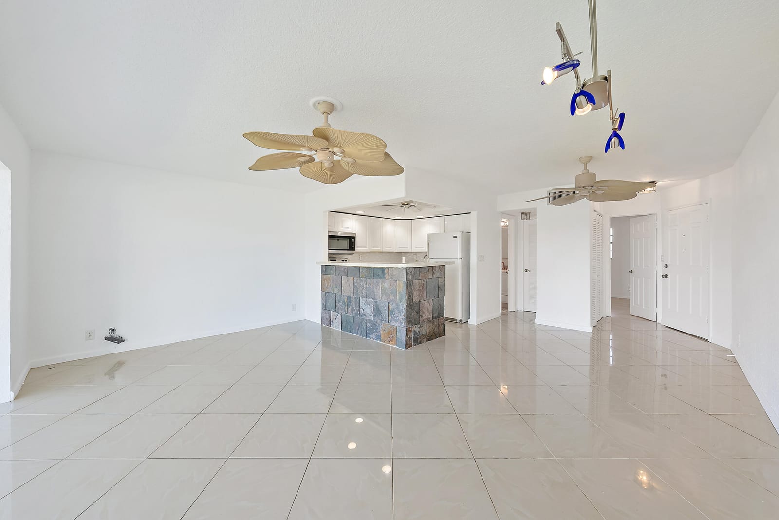 400 Wilma Circle 103 — photo 7