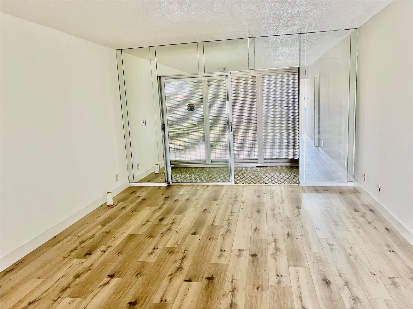 981 Hillcrest Court 306 — photo 9