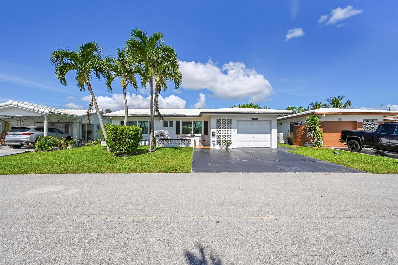5811 NW 84th Avenue, Tamarac, FL 33321