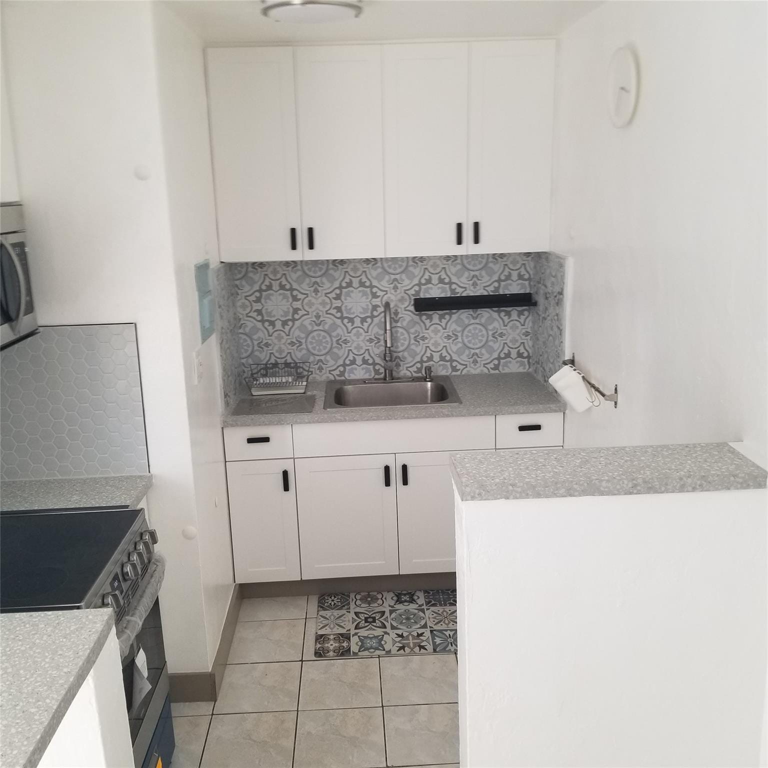 615 NE 7th Street, Hallandale Beach, FL 33009 photo 17