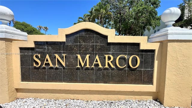 8810 Fontainebleau Boulevard 104, Miami, FL 33172