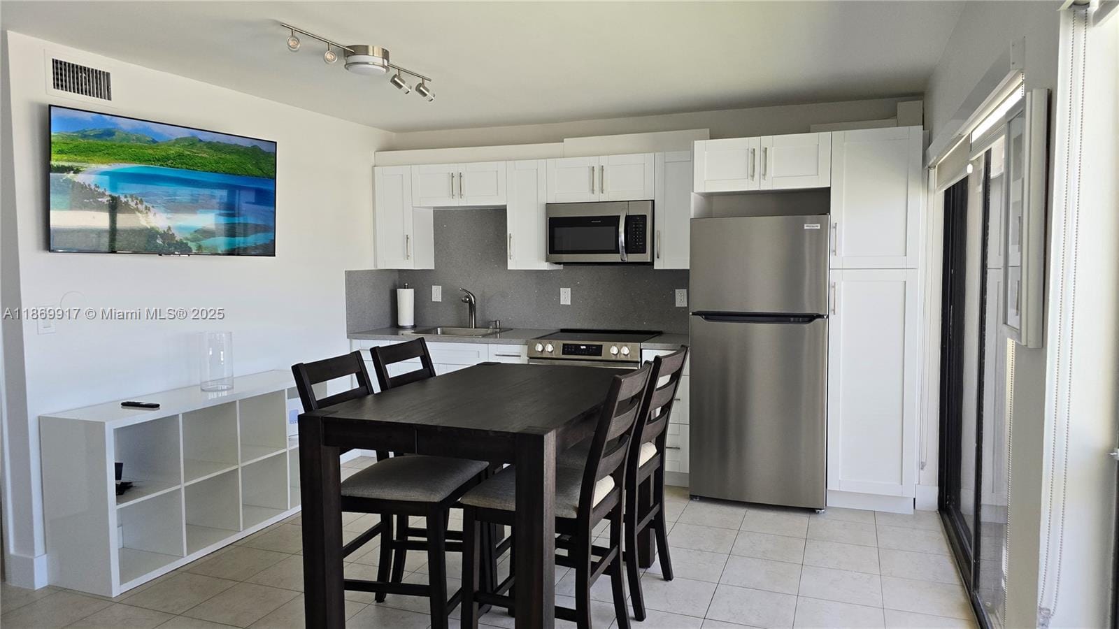 3215 N Ocean Drive 302 — photo 2