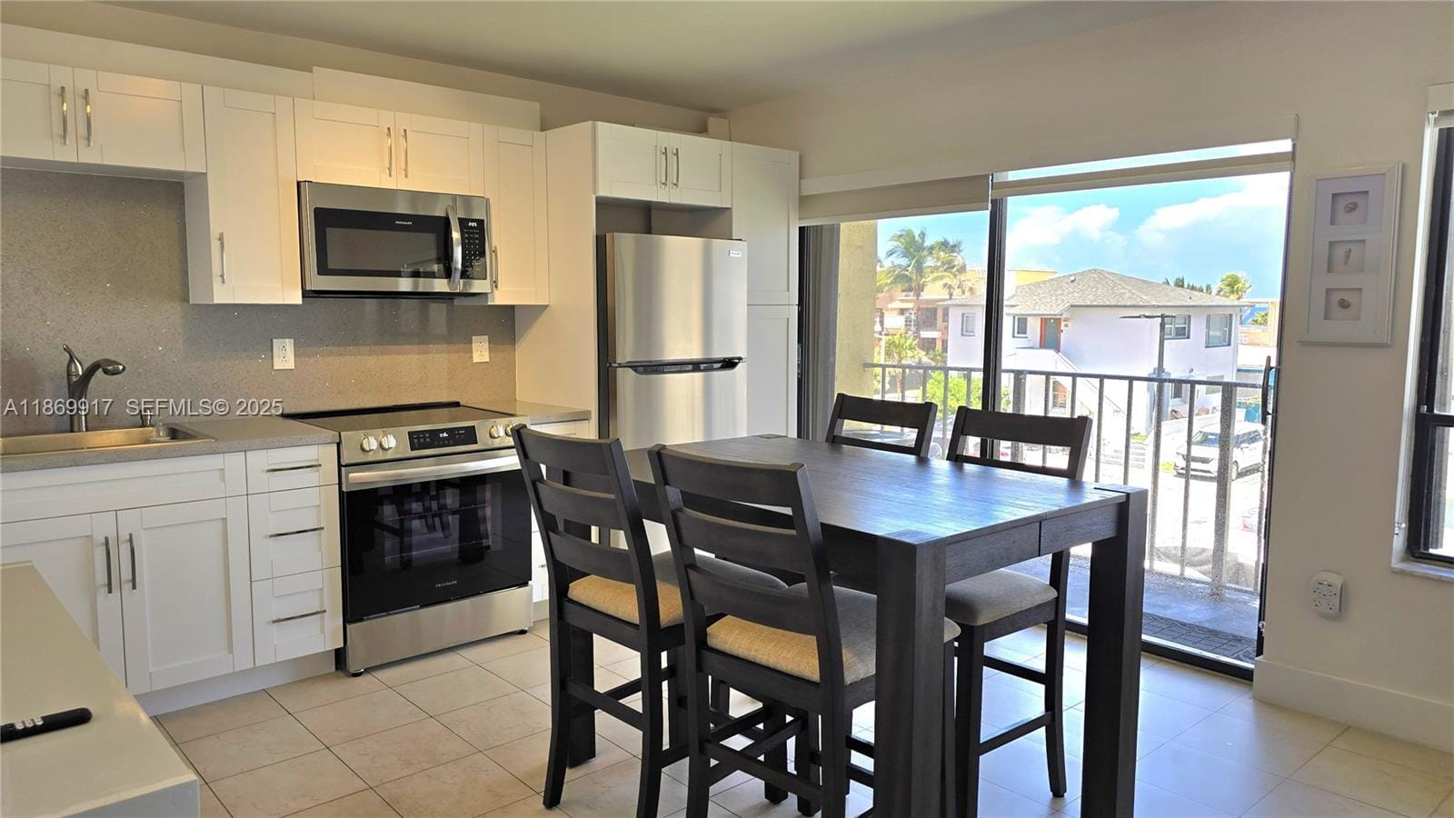 3215 N Ocean Drive 302 — photo 3