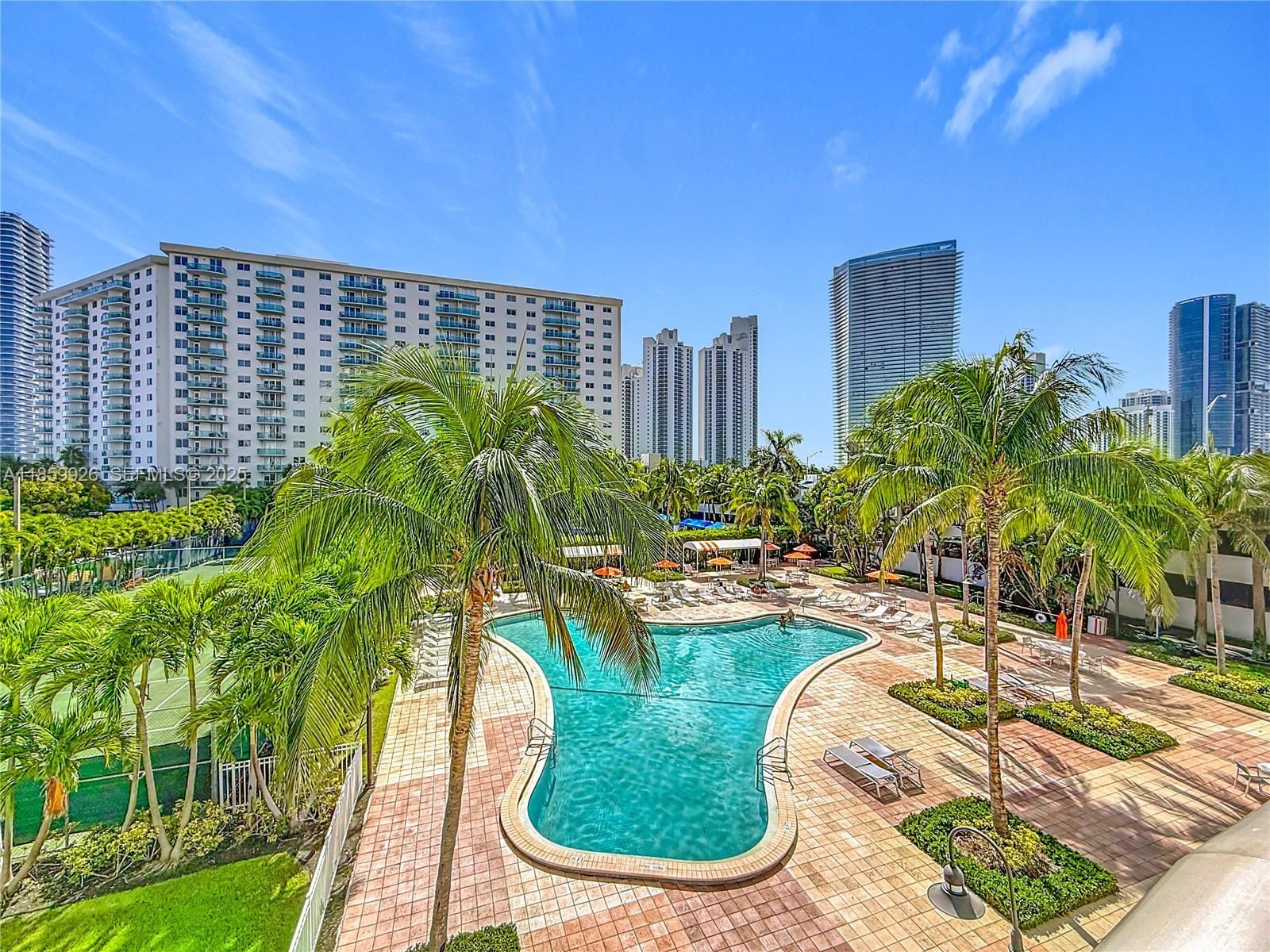 19380 Collins Avenue 308 — photo 3