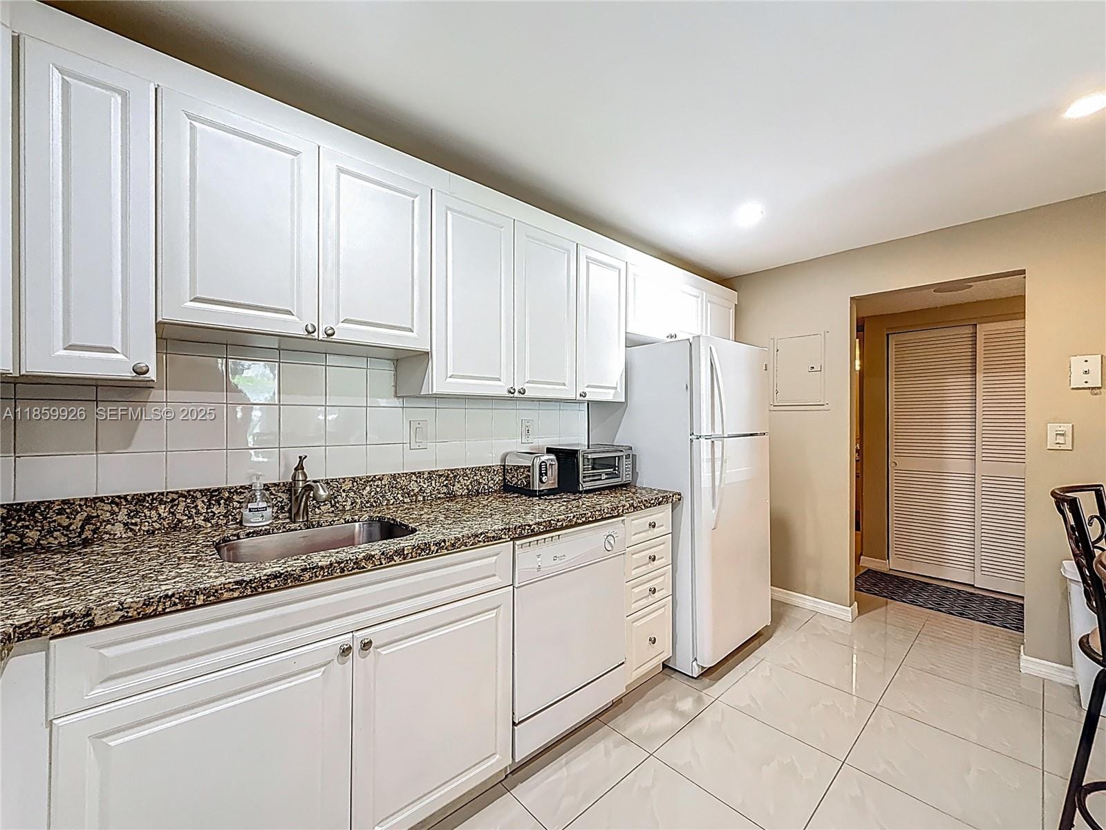 19380 Collins Avenue 308 — photo 7
