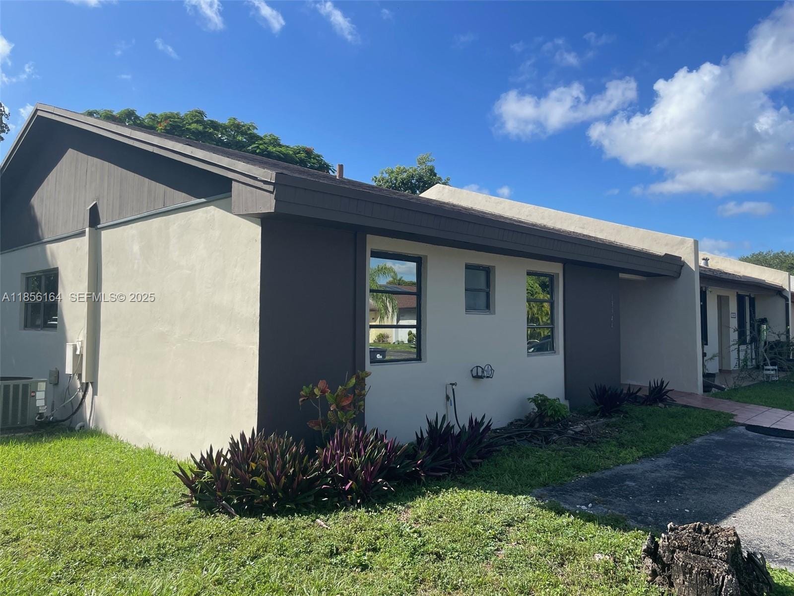13944 SW 52nd Lane, Miami, FL 33175