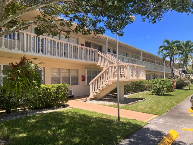 3 Dorchester A, sold in Dorchester Condo, West Palm Beach, FL