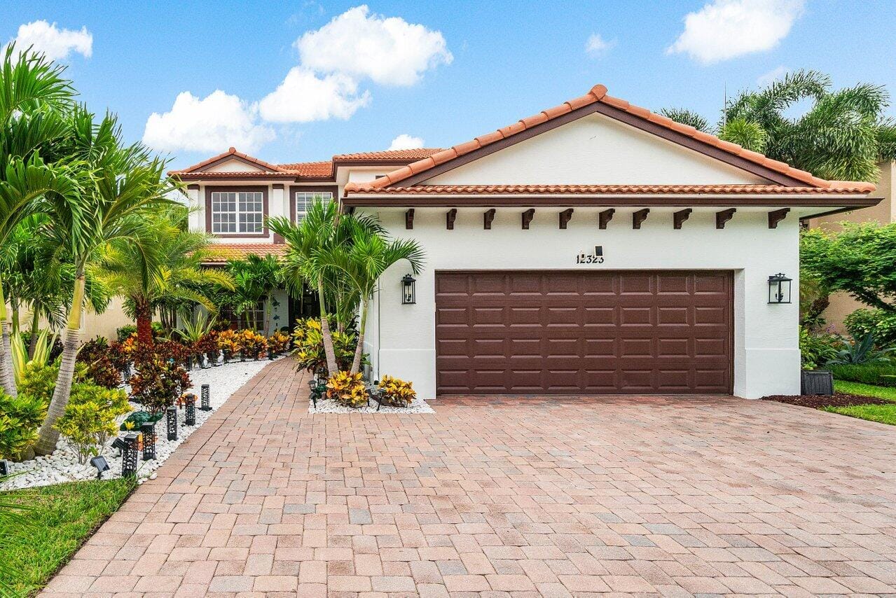 12323 Aviles Circle, Palm Beach Gardens, FL 33418 photo 2