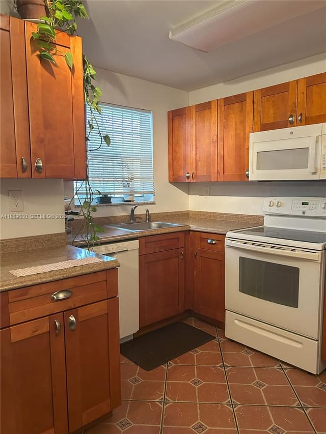 8897 Fontainebleau Boulevard 103, sold in Pineside Condo No 1, Miami, FL