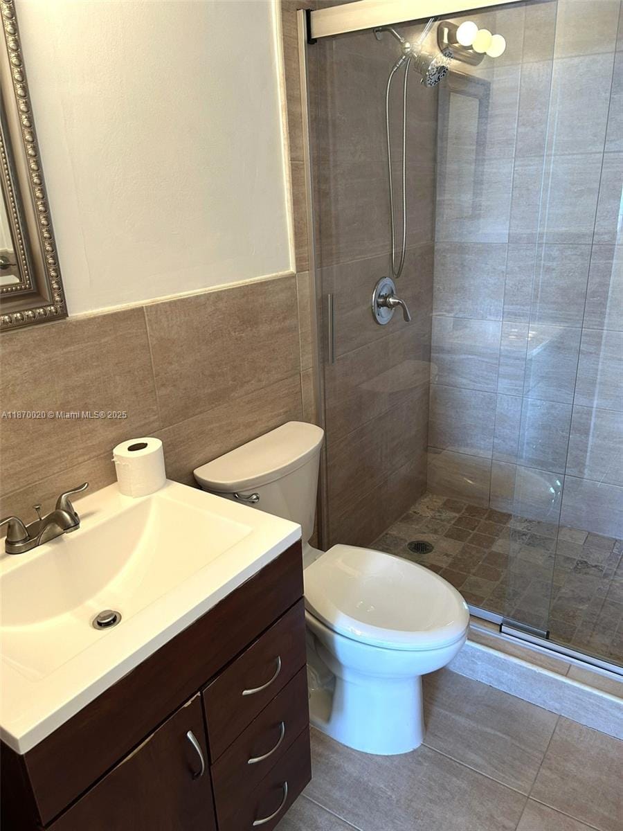 1880 S Treasure Drive 4F — photo 12
