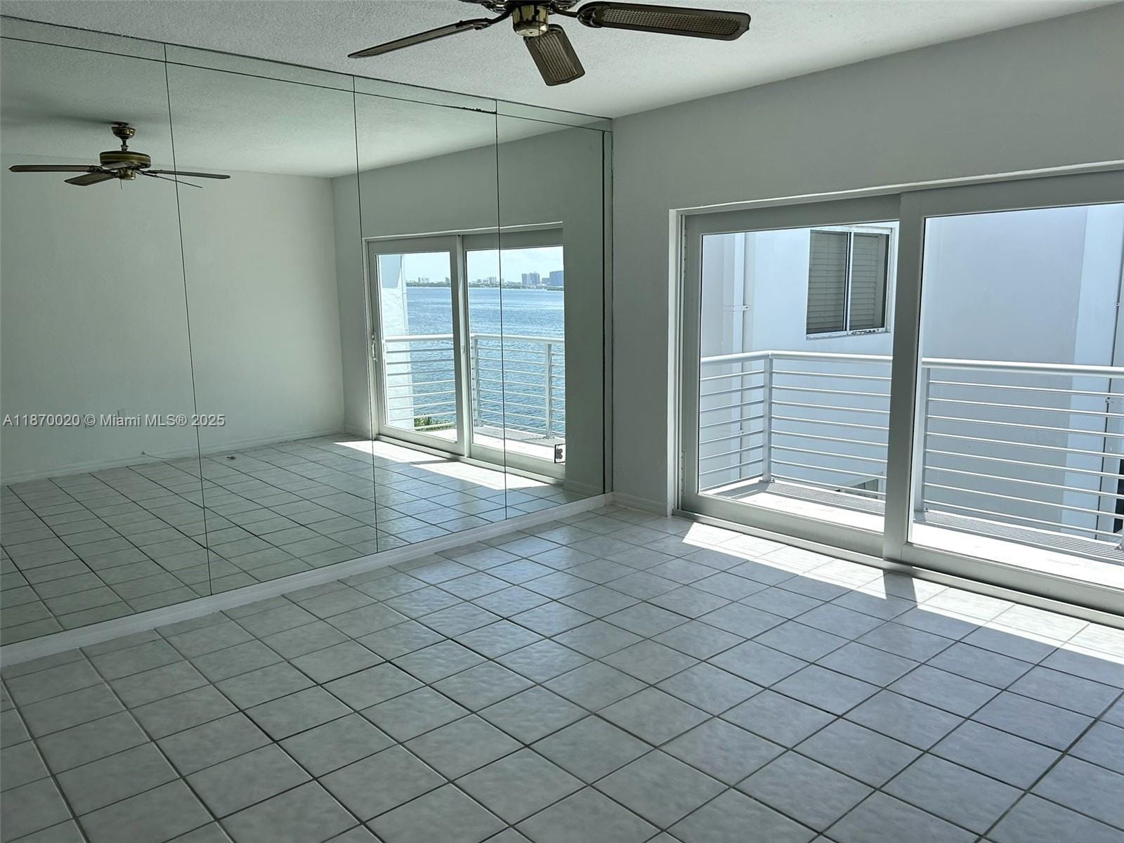 1880 S Treasure Drive 4F — photo 4