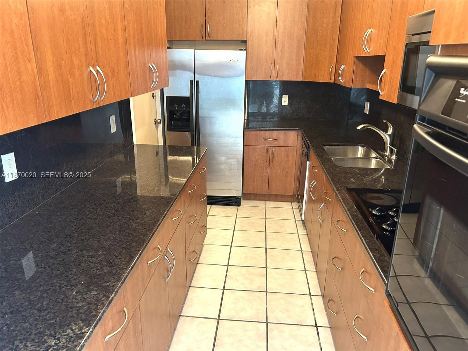 1880 S Treasure Drive 4F — photo 8