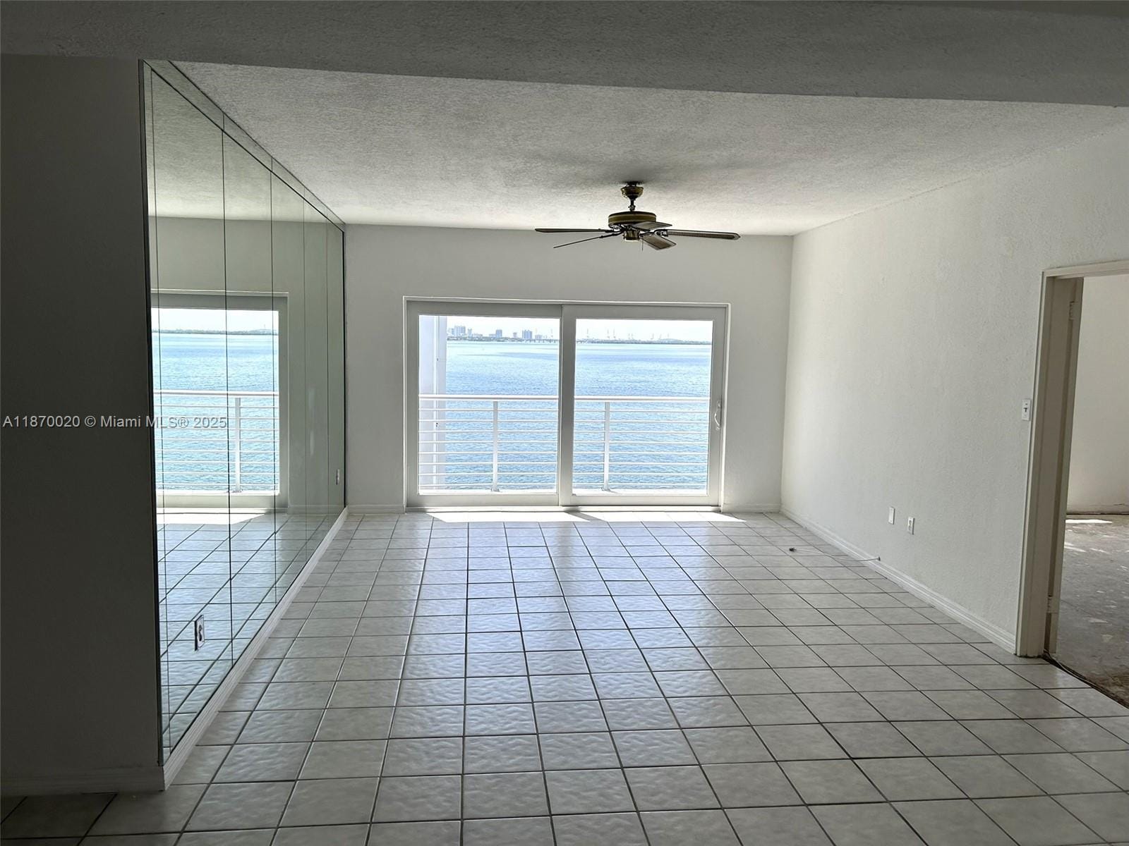 1880 S Treasure Drive 4F — photo 9