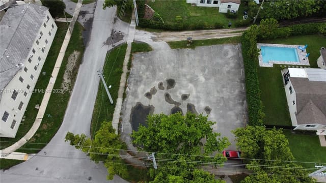 425 Esplanade Drive, Miami Springs, FL 33166