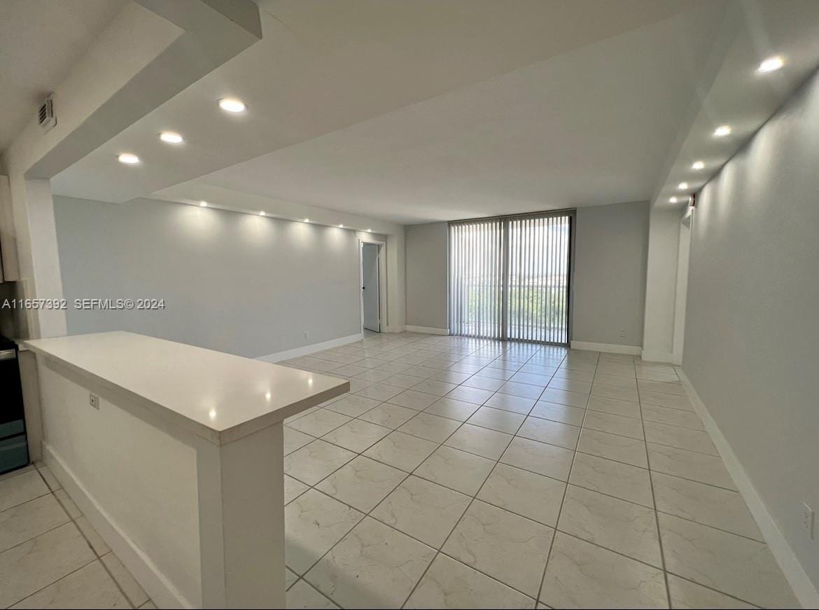 13499 Biscayne Boulevard 1405 — photo 4
