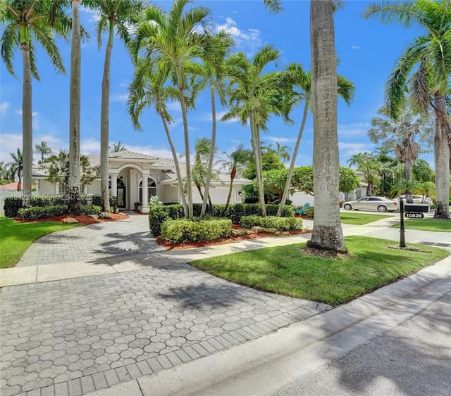 10828 NW 5th Street, sold in Westport 2nd Section, Plantation, FL