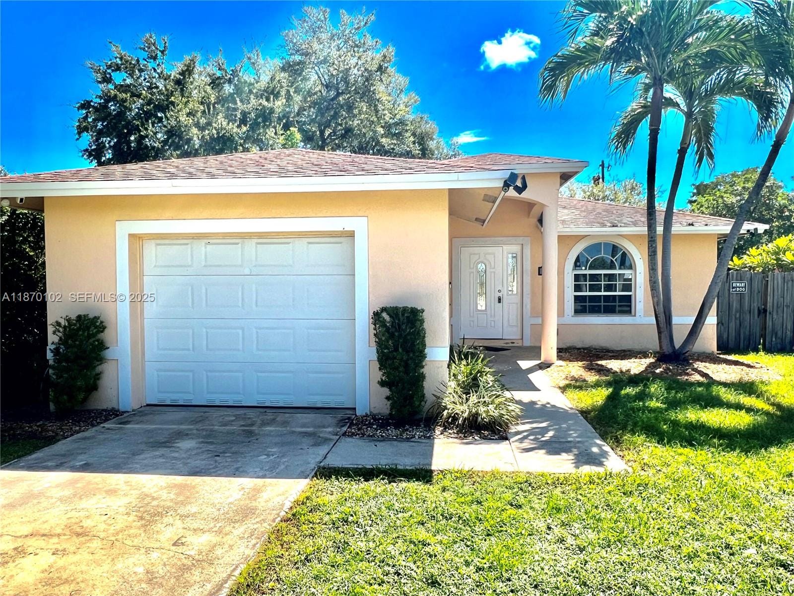 100 NW 3rd Avenue, Hallandale Beach, FL 33009