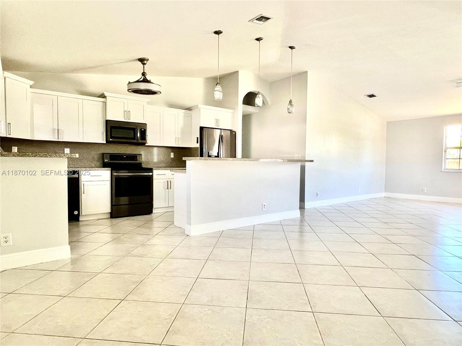 100 NW 3rd Avenue, Hallandale Beach, FL 33009 photo 2