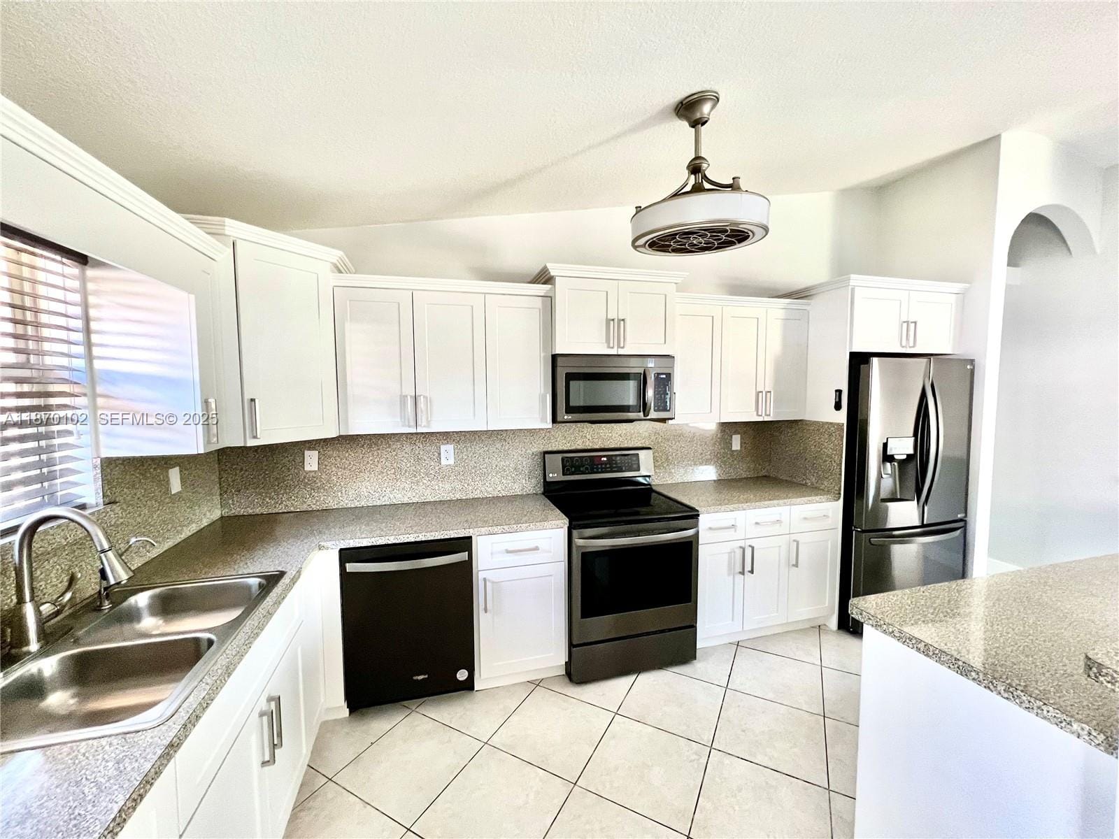 100 NW 3rd Avenue, Hallandale Beach, FL 33009 photo 25