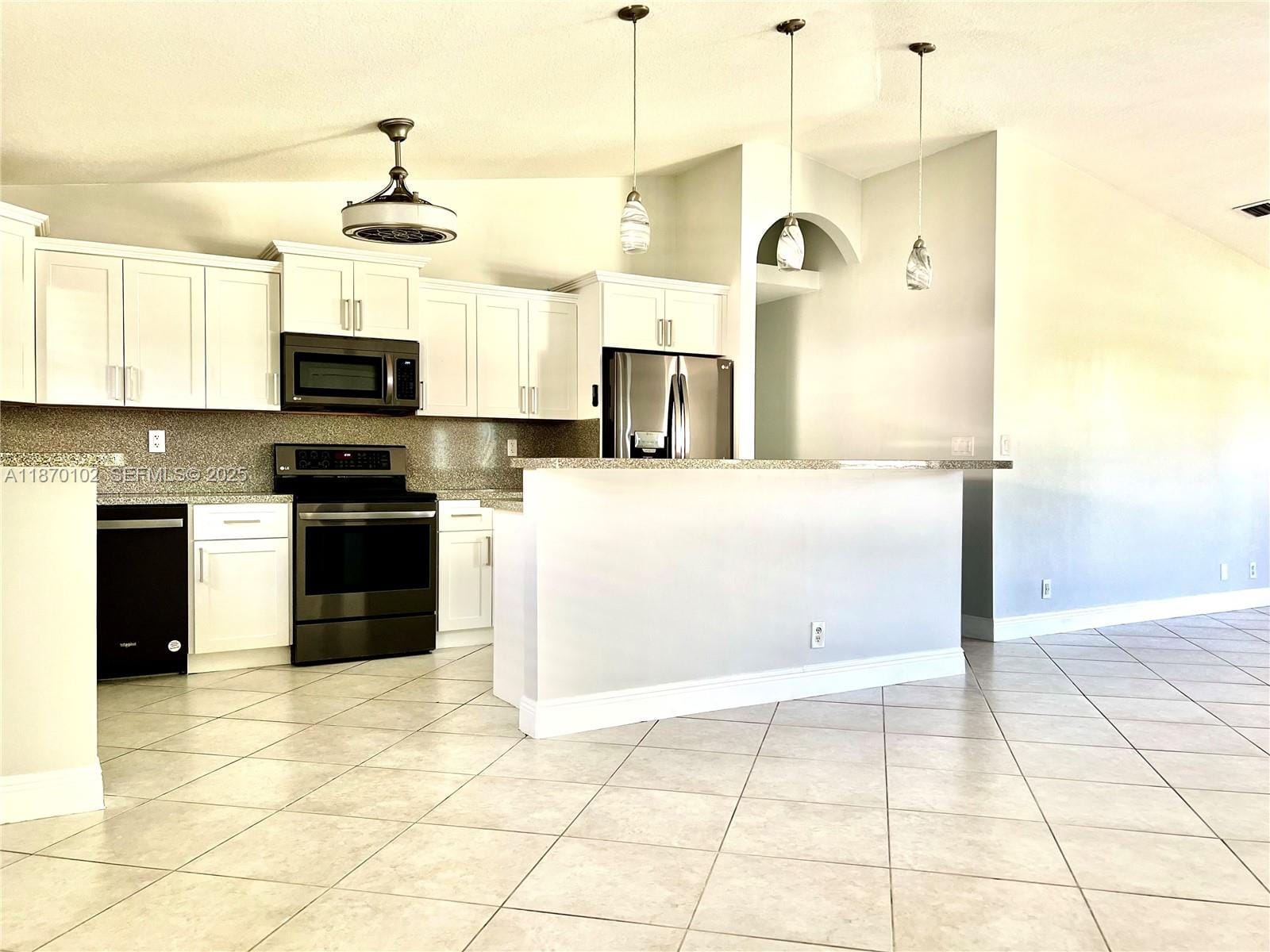 100 NW 3rd Avenue, Hallandale Beach, FL 33009 photo 9