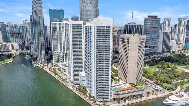 325 S Biscayne Boulevard 1918, Miami, FL 33131