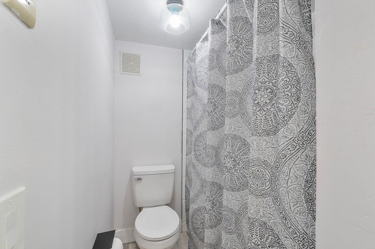 400 Commodore Drive 316, Plantation, FL 33325 photo 18
