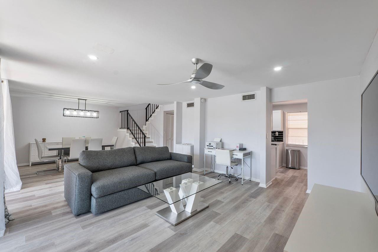 400 Commodore Drive 316 — photo 3