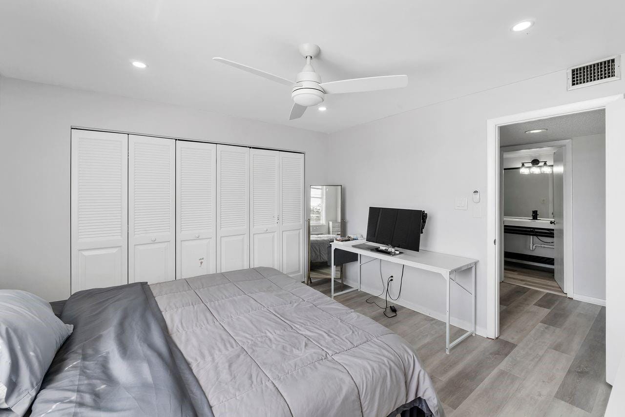 400 Commodore Drive 316, Plantation, FL 33325 photo 22