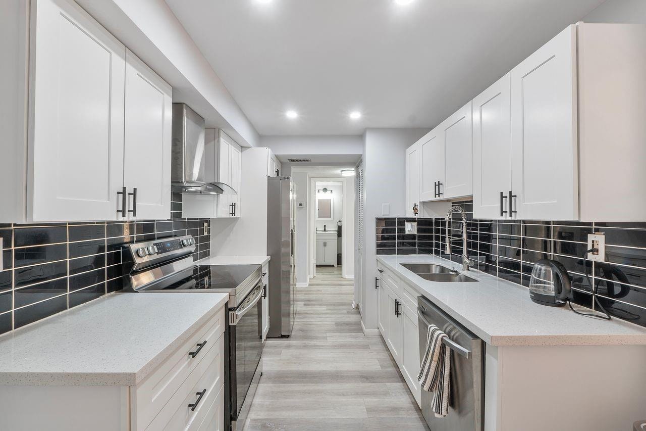 400 Commodore Drive 316 — photo 6