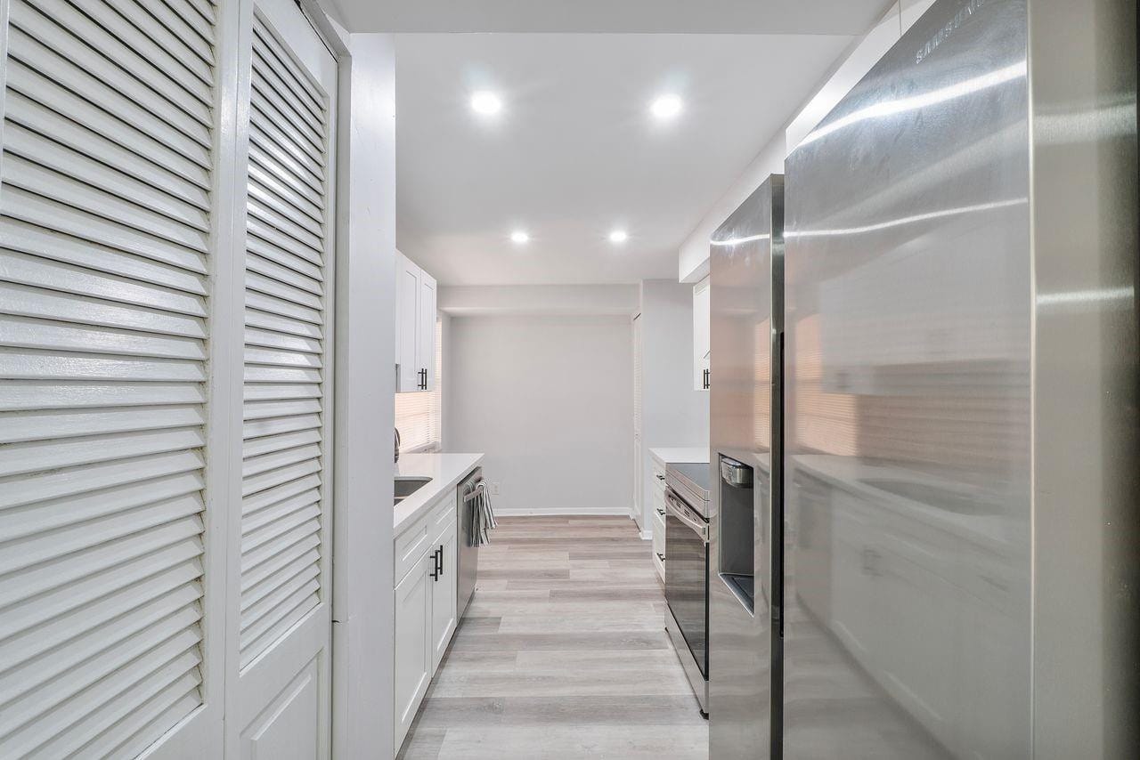 400 Commodore Drive 316 — photo 10