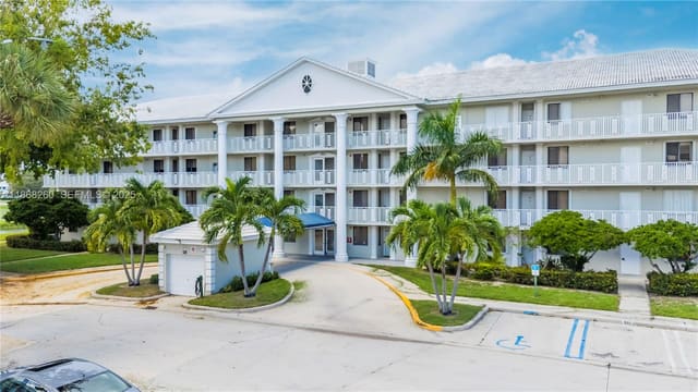 2441 S Village Boulevard 402, West Palm Beach, FL 33409