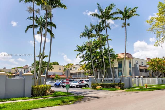 4600 SW 67th Avenue 237, sold in Sunwood Condo, Miami, FL